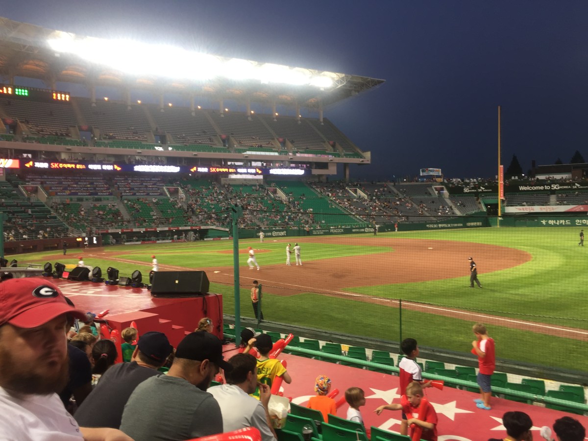 Korean Baseball- Go Wyverns!