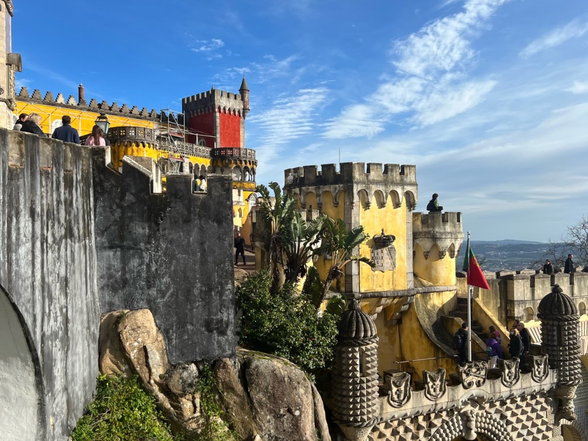 How to Day Trip from Lisbon to Sintra